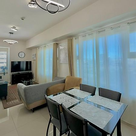 8 Adriatico Staycation Manila Bagian luar foto