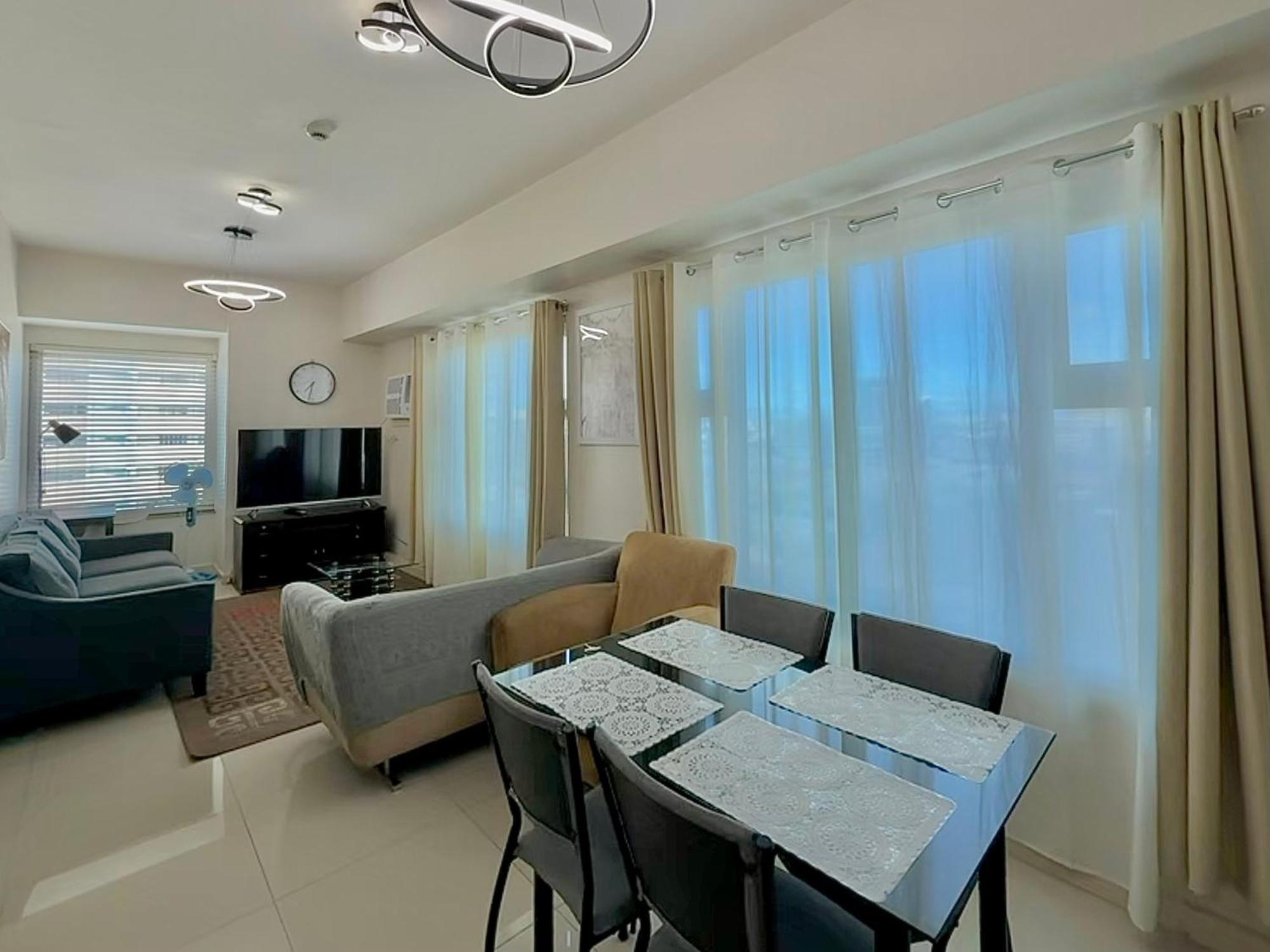 8 Adriatico Staycation Manila Bagian luar foto