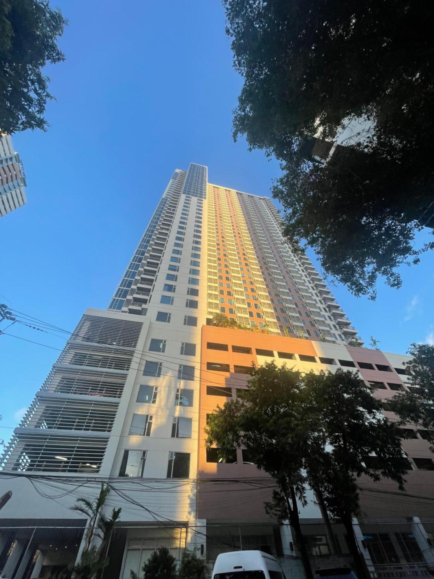 8 Adriatico Staycation Manila Bagian luar foto