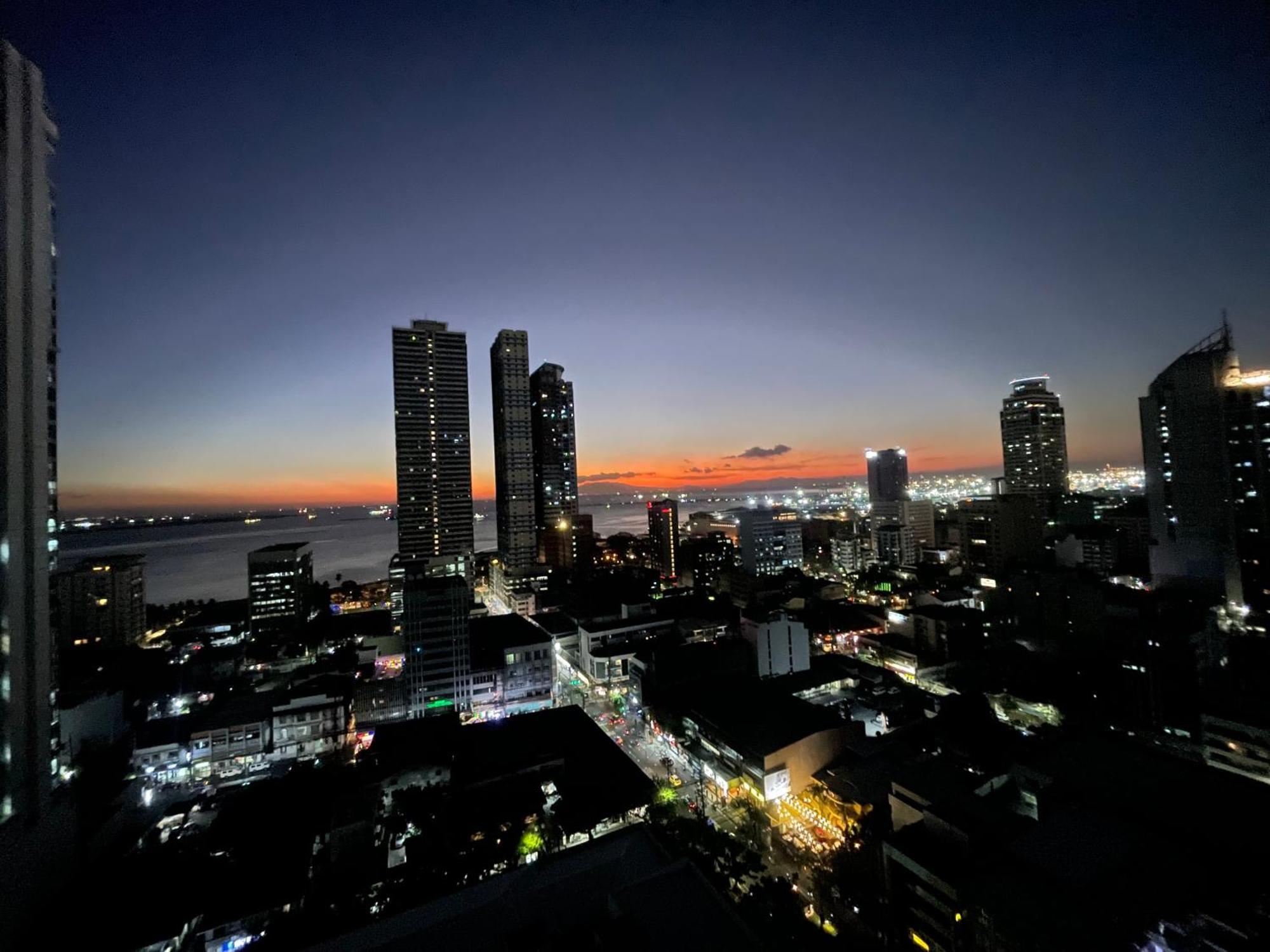 8 Adriatico Staycation Manila Bagian luar foto